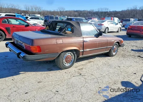1977 Mercedes Benz 440 Sl z USA, uszkodzony, nr VIN 10704412040081